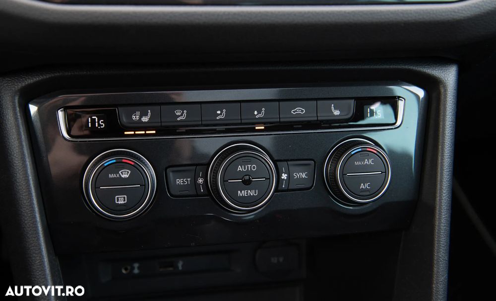 Volkswagen Tiguan - 23