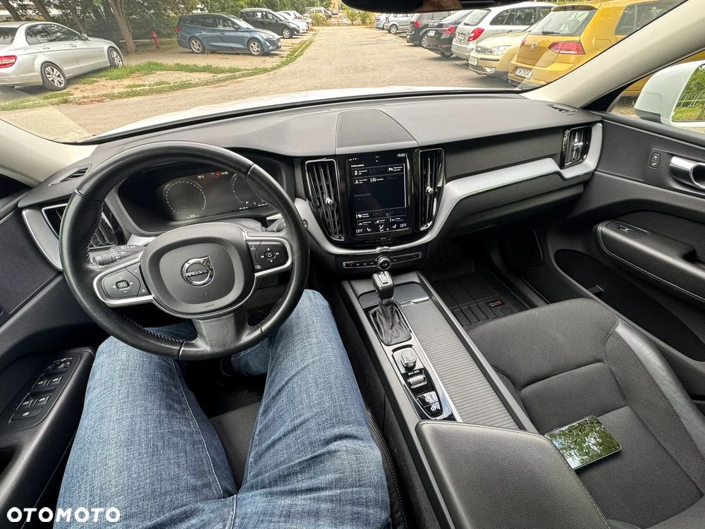 Volvo XC 60 D4 Momentum Pro - 7