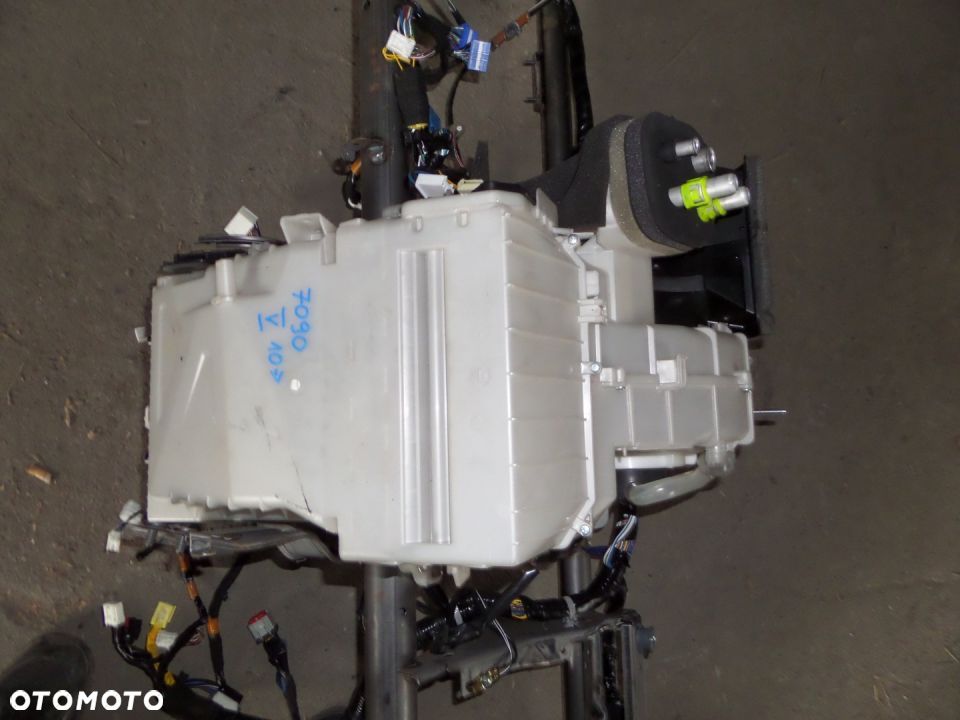 7090 NAGRZWNICA MAZDA 5 CW 10- 2010- EUROPA - 1