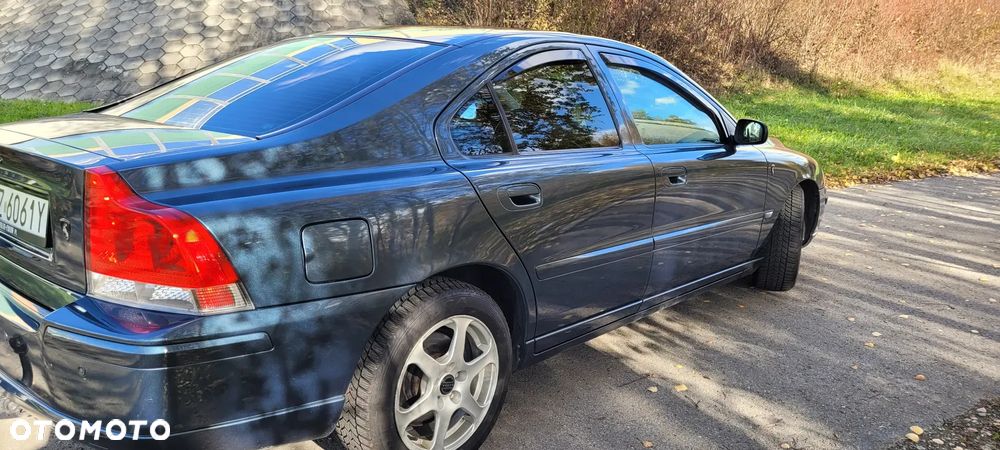 Volvo S60 2.4D5 Momentum - 4