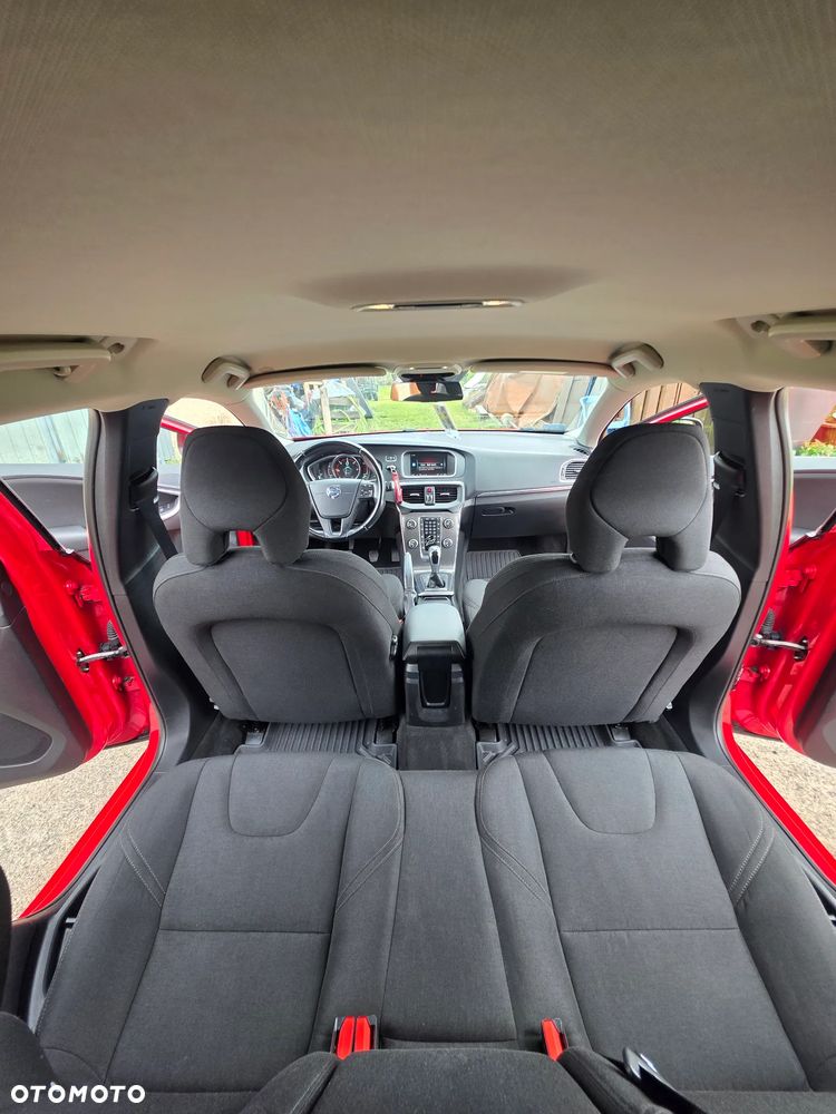Volvo V40 D4 Drive-E Momentum - 10