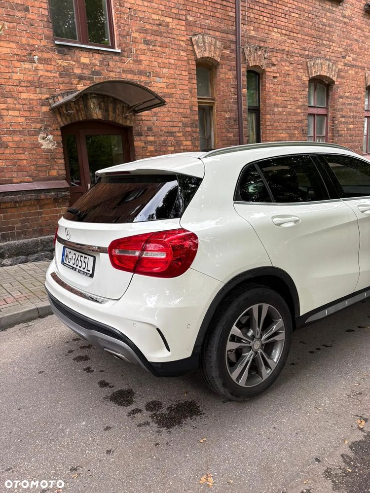 Mercedes-Benz GLA 250 4-Matic AMG Line - 3