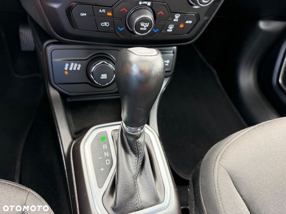 Jeep Renegade 1.4 MultiAir Active Drive Automatik Limited - 24