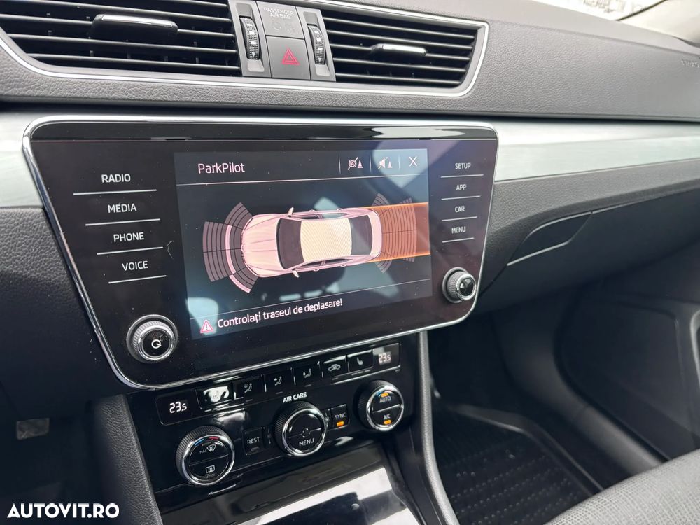 Skoda Superb 2.0 TDI DSG Ambition - 30