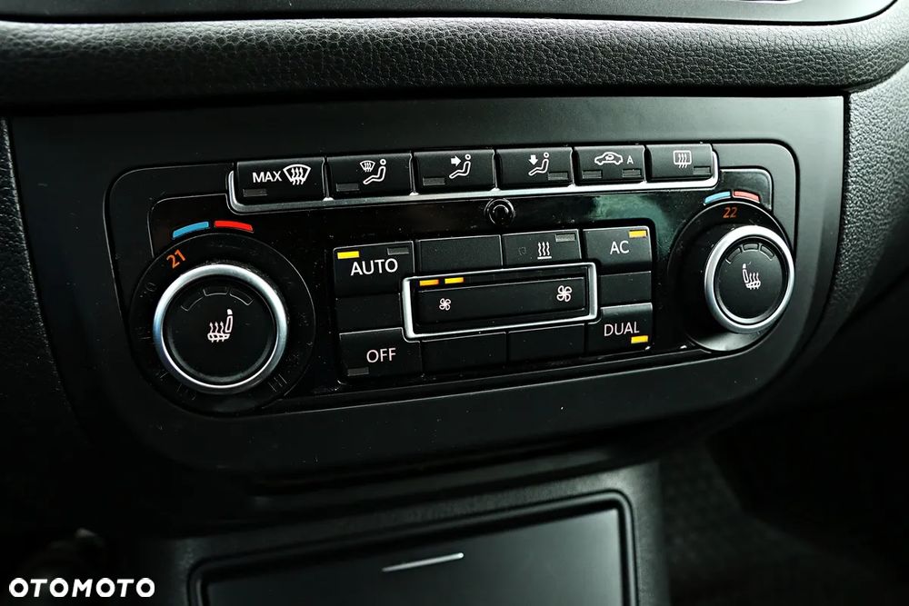 Volkswagen Golf Plus 1.6 TDI Comfortline - 36