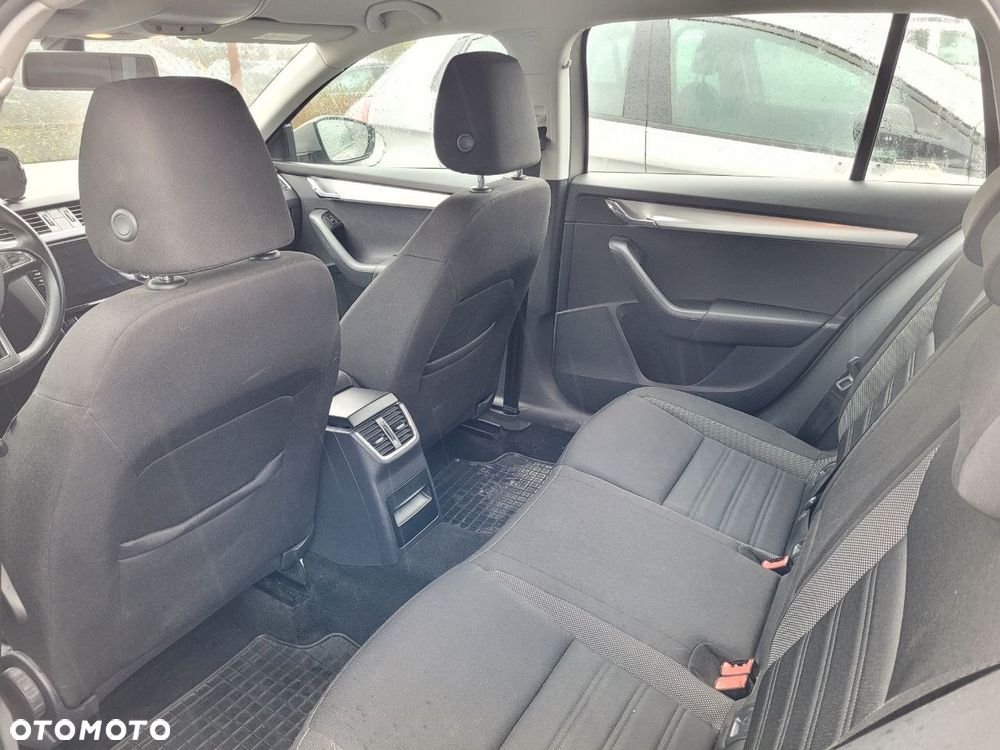 Skoda Octavia 2.0 TDI SCR Ambition - 8