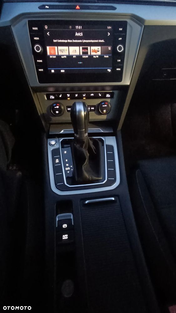 Volkswagen Passat - 4