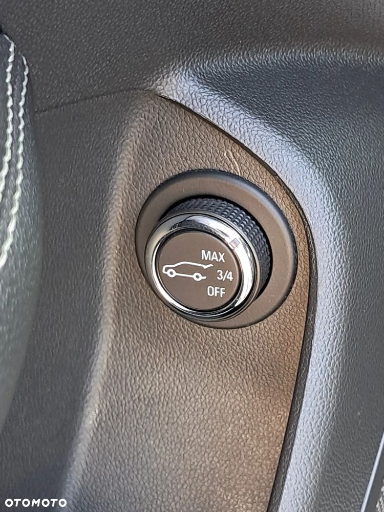 Opel Insignia 2.0 BiTurbo 4x4 Business Innovation - 27