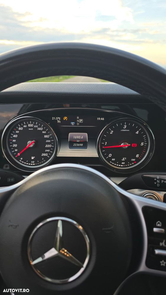 Mercedes-Benz E 220 d T-Modell Aut - 12