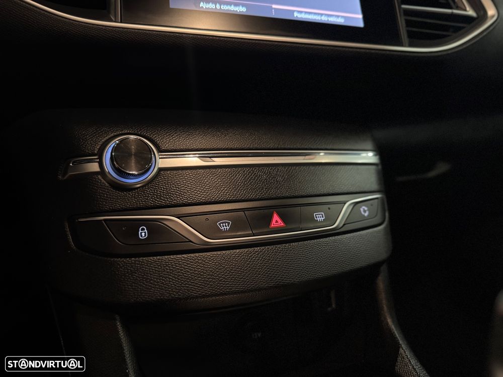 Peugeot 308 SW BlueHDi 130 Stop & Start Active - 22