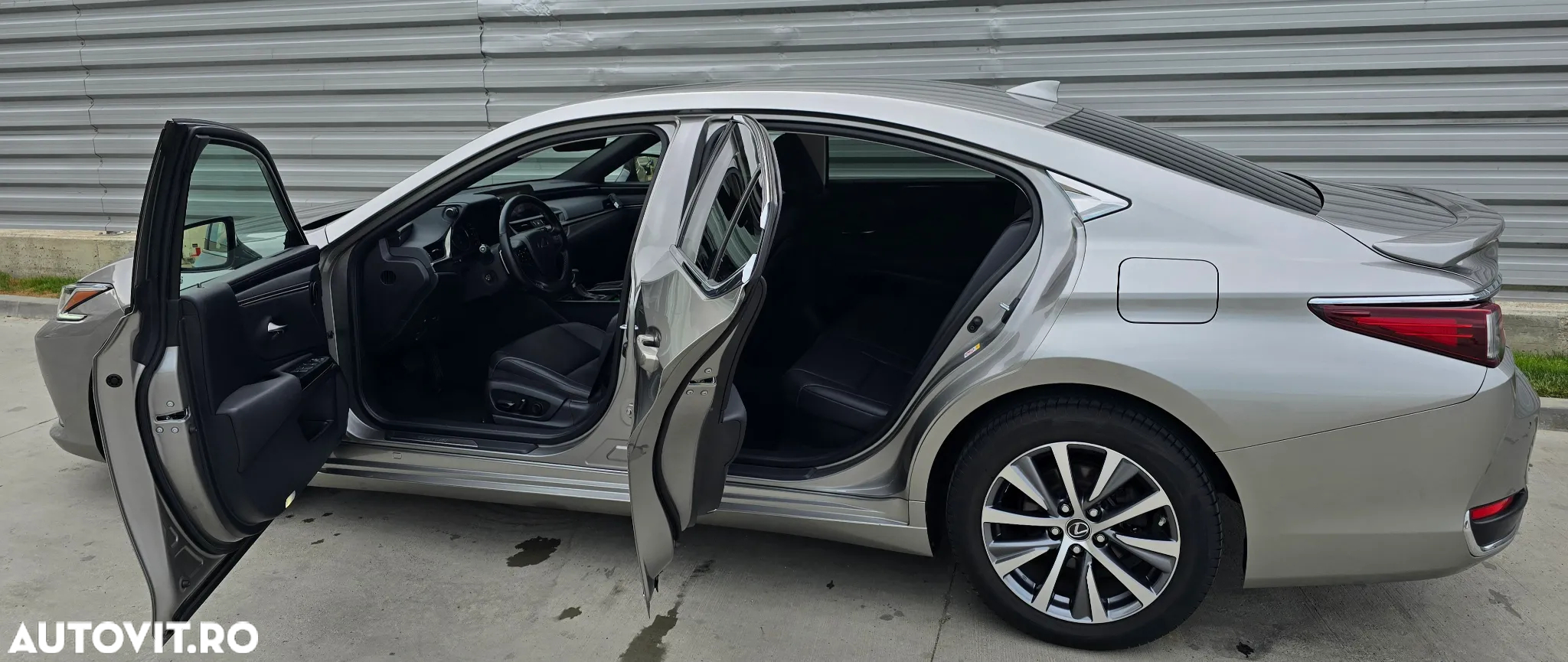 Lexus Seria ES 300h 2.5 TNGA HV 25H- 4X2 CVT Business - 21