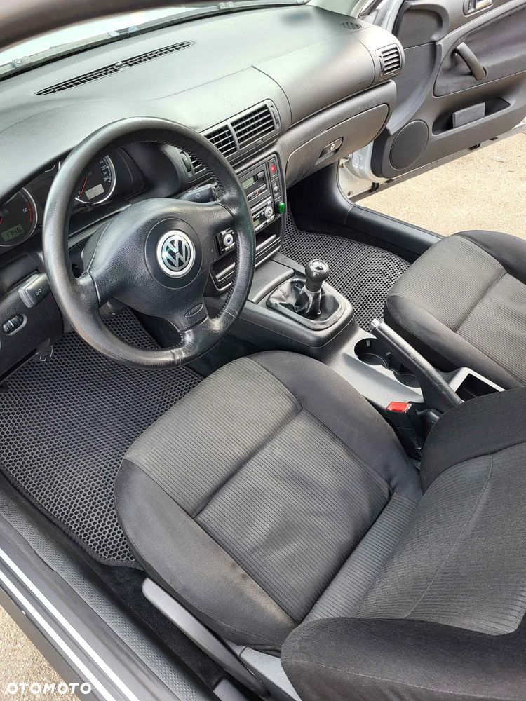 Volkswagen Passat 1.9 TDI Basis - 11