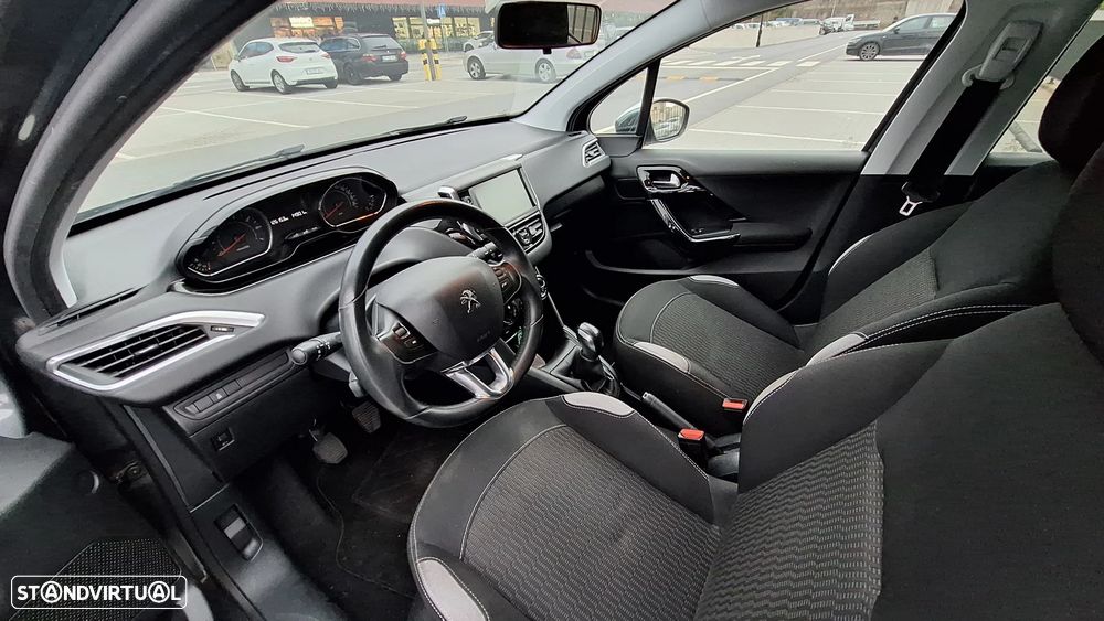 Peugeot 208 82 PureTech Style - 6