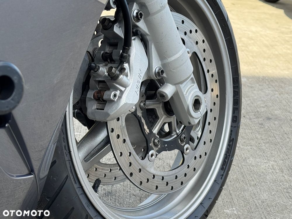 Yamaha FJR - 11