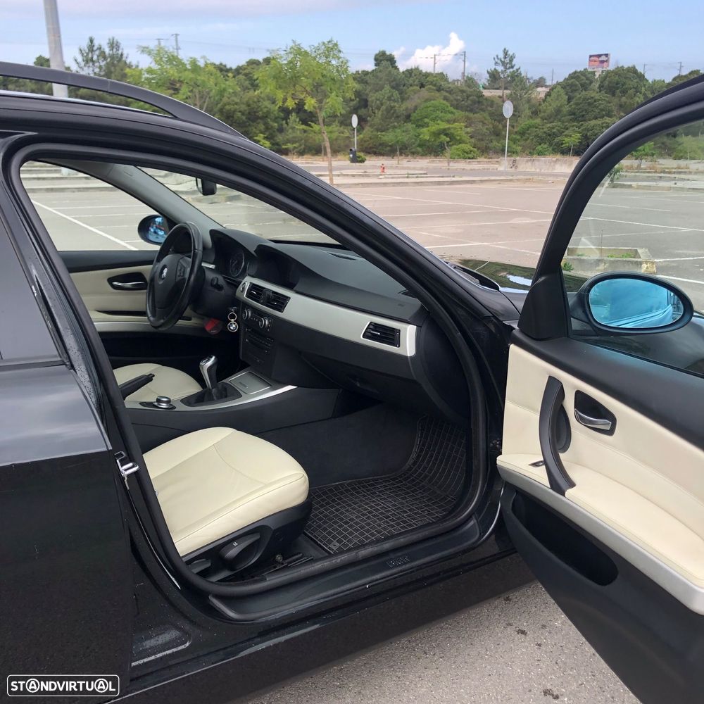 BMW 320 d Navigation Sport - 10