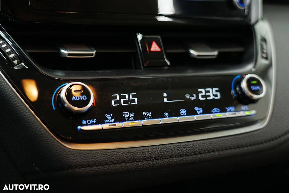 Toyota Corolla 1.8 Hybrid Comfort - 18