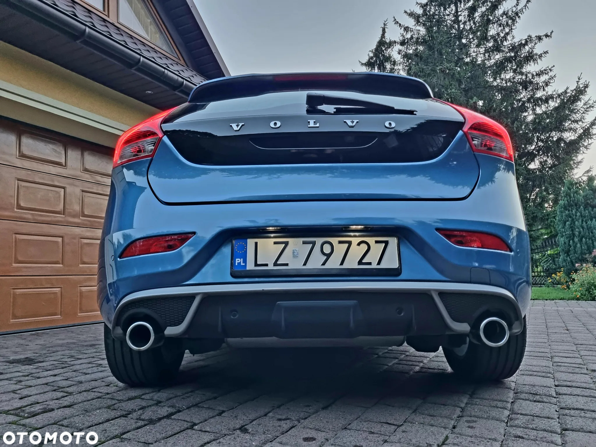 Volvo V40 D2 Drive-E R-Design Kinetic - 11