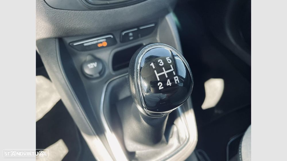 Ford Tourneo Courier 1.0 EcoBoost Titanium - 14