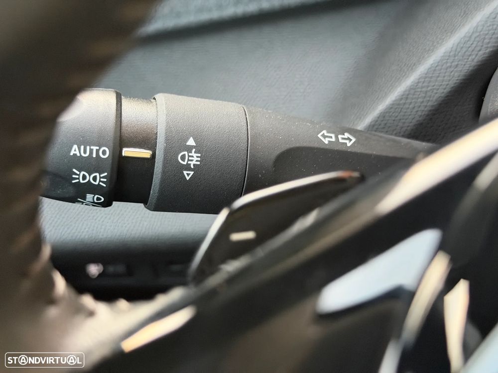 Peugeot 308 1.2 PureTech Allure EAT8 - 11