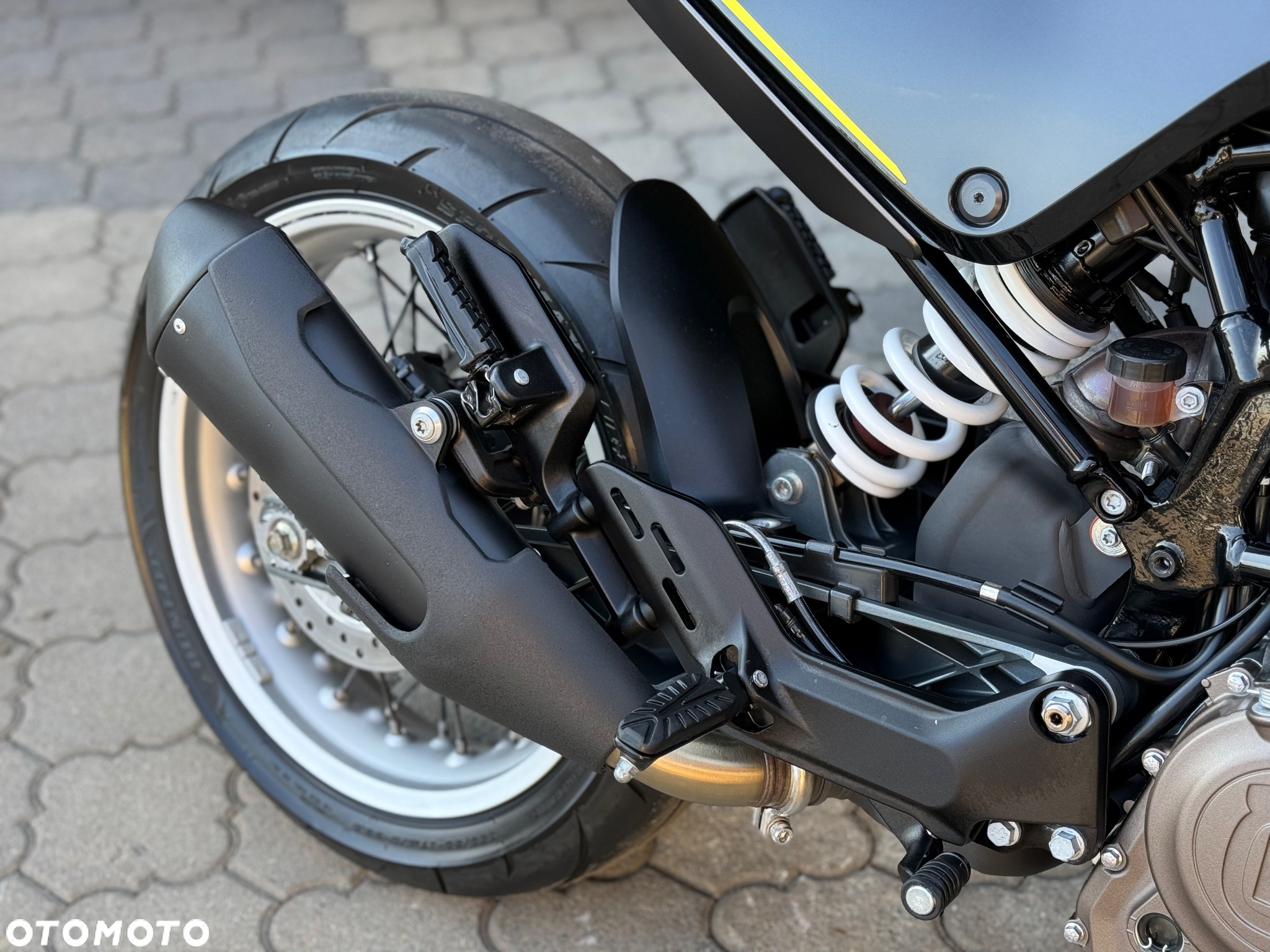 Husqvarna Svartpilen - 15