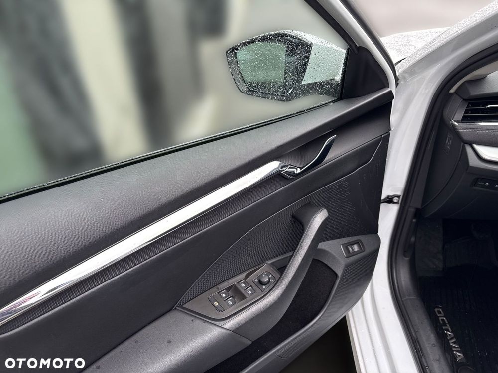 Skoda Octavia 1.5 TSI ACT Style - 10