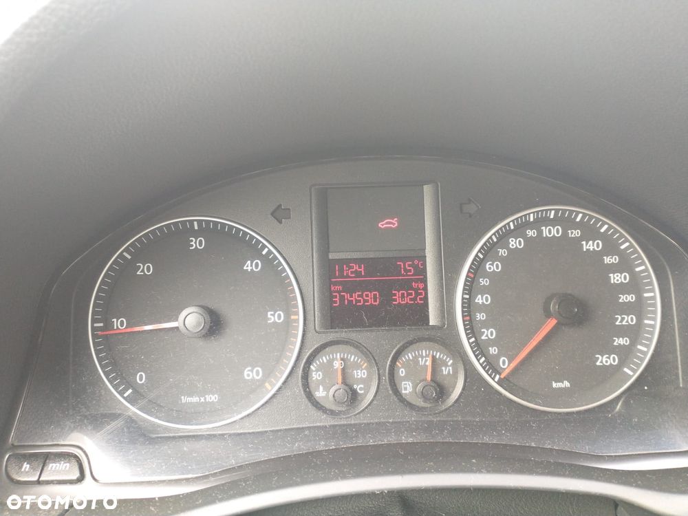 Volkswagen Golf - 5