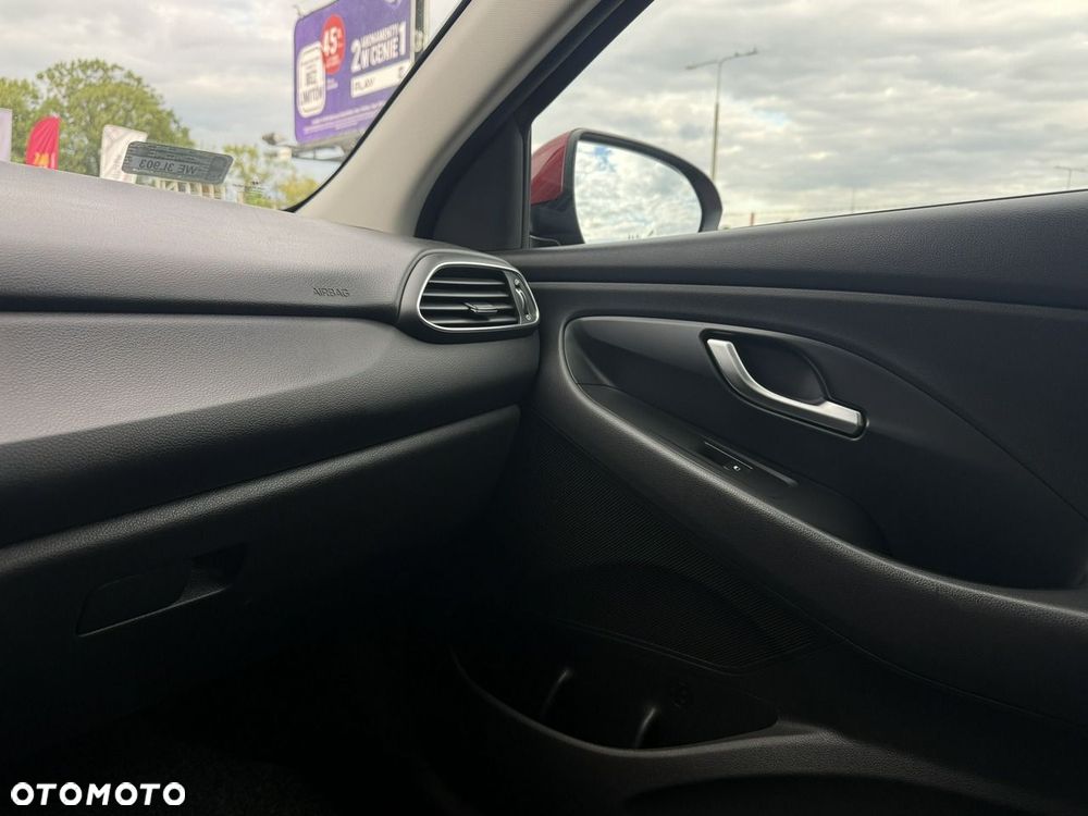 Hyundai i30 1.5 DPI Classic + - 27