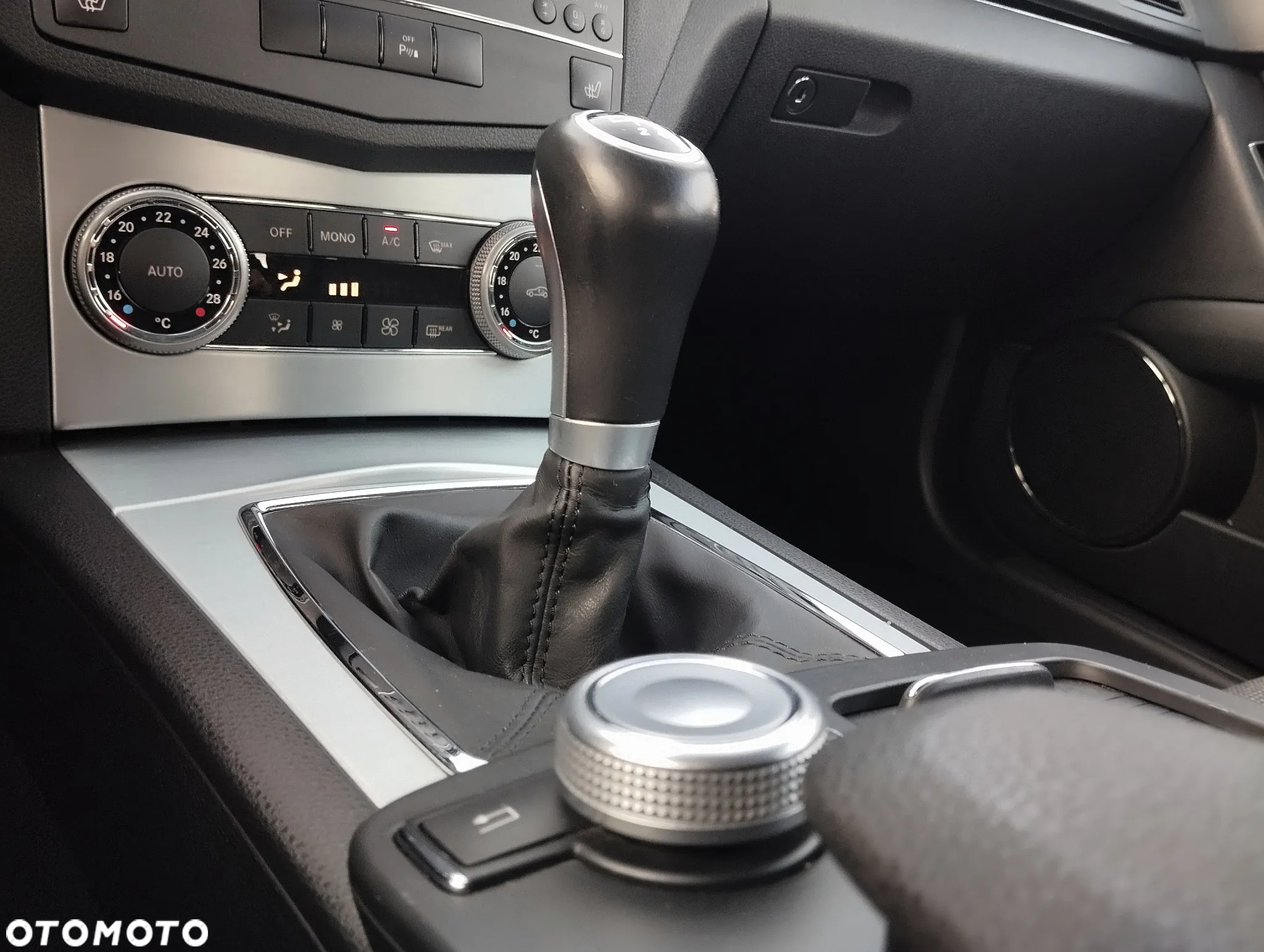 Mercedes-Benz Klasa C 180 Kompressor Avantgarde - 25