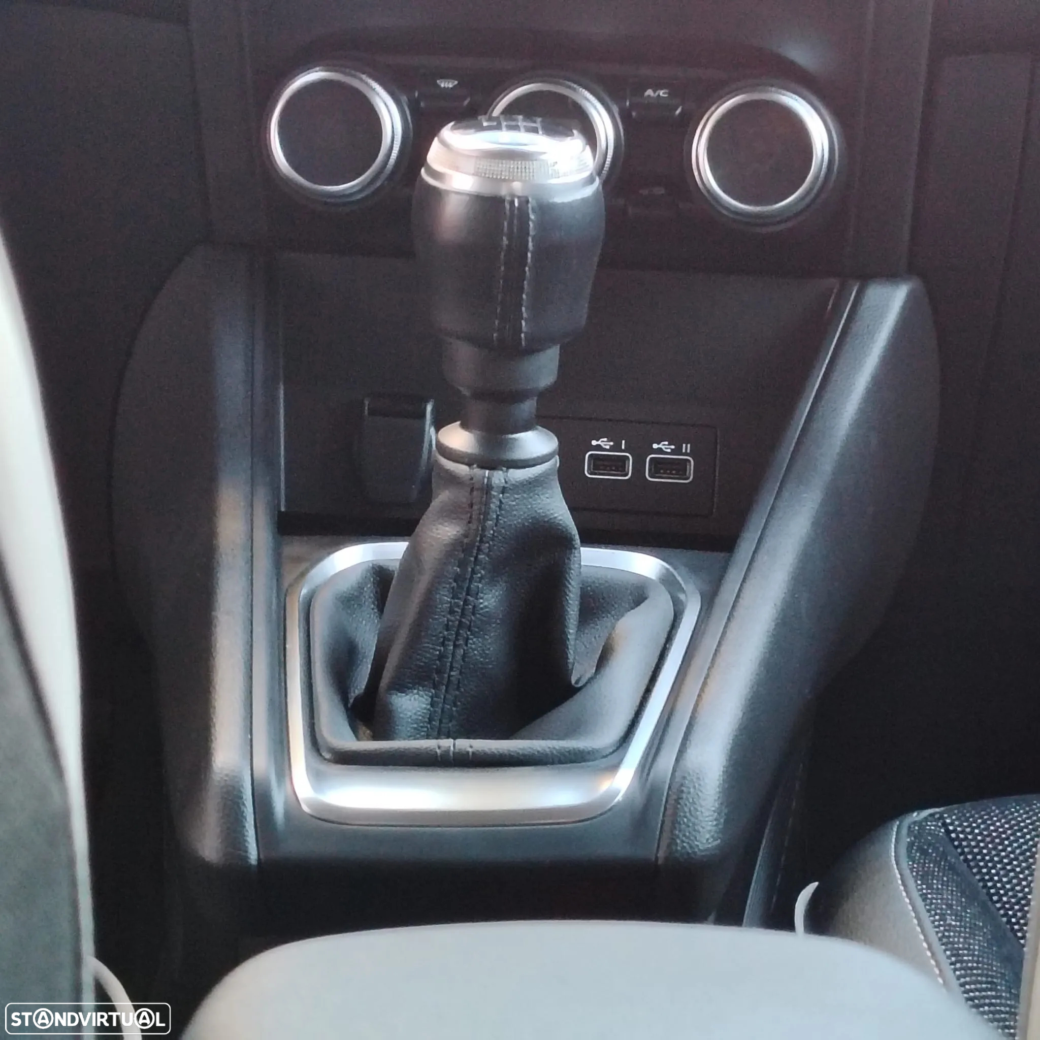 Renault Captur 1.0 TCe Techno Bi-Fuel - 25