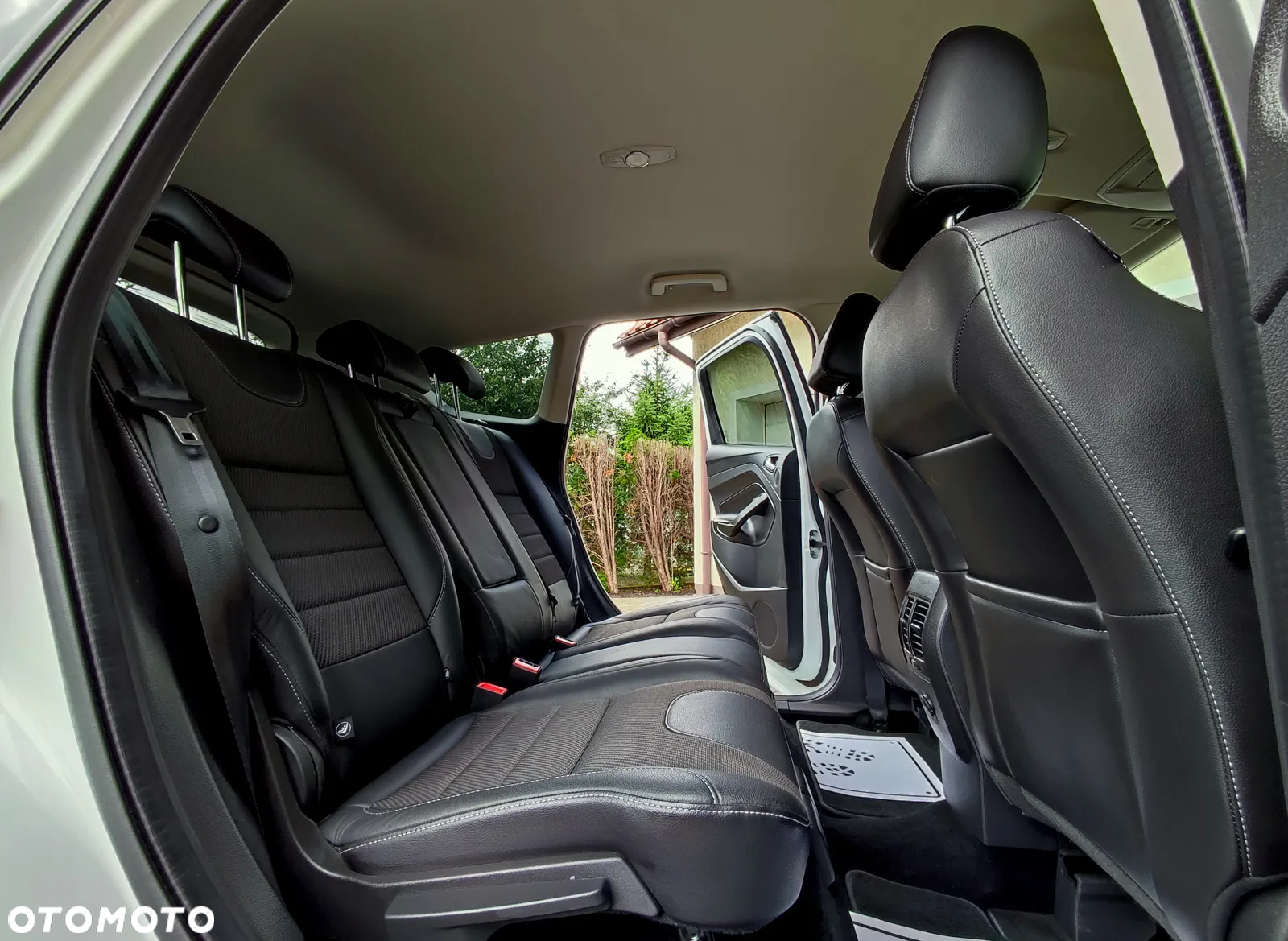 Ford Kuga 1.5 EcoBoost 2x4 ST-Line - 16