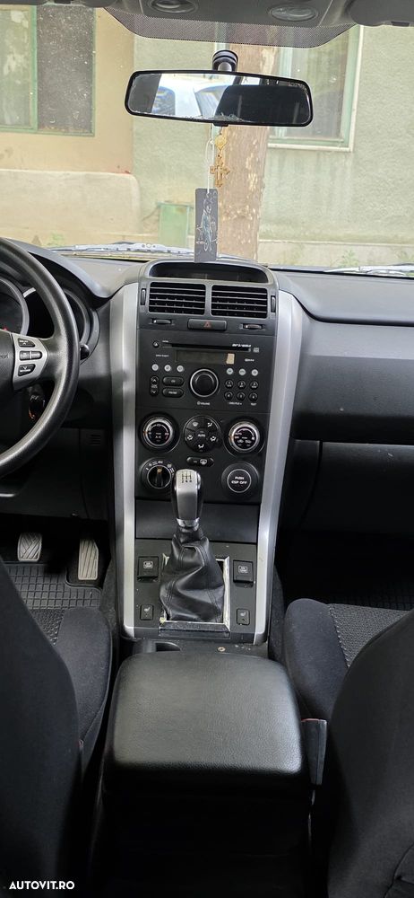 Suzuki Grand Vitara 1.9 DDiS Comfort - 10