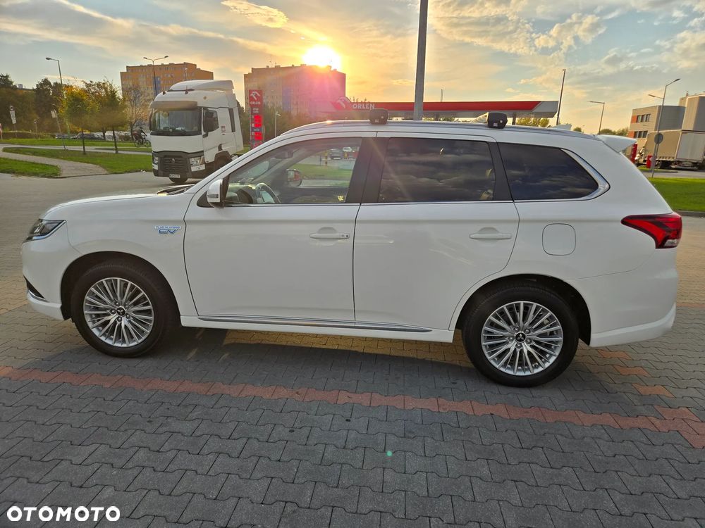 Mitsubishi Outlander - 13