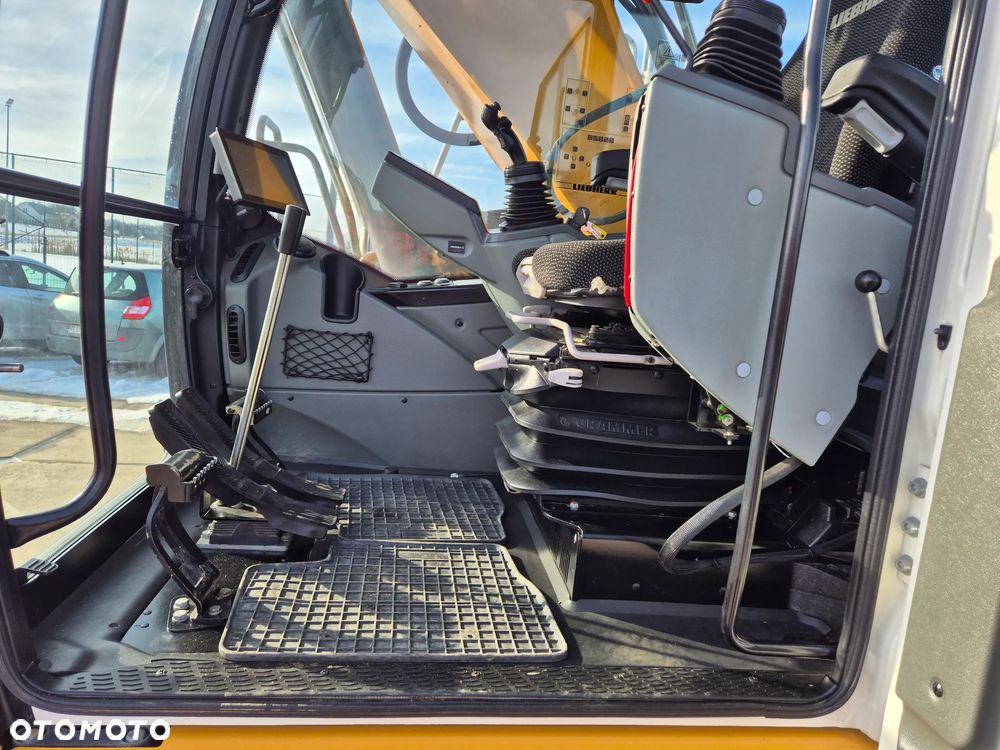 Liebherr R924 - 6