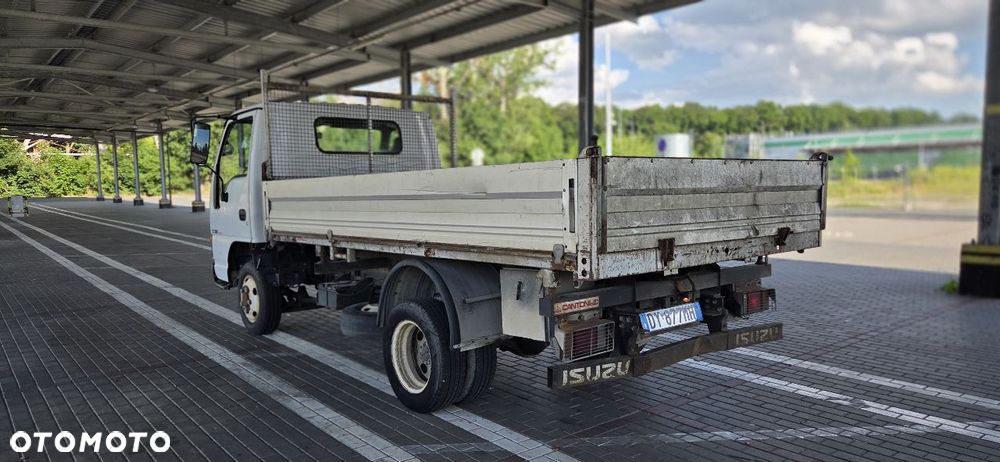 Isuzu NPR69 - 5