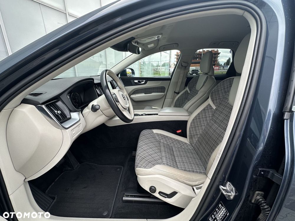 Volvo XC 60 - 30