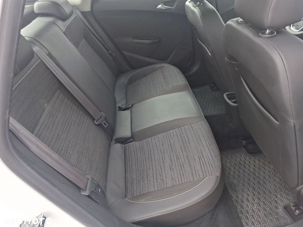 Opel Astra IV 1.6 CDTI S&S - 9