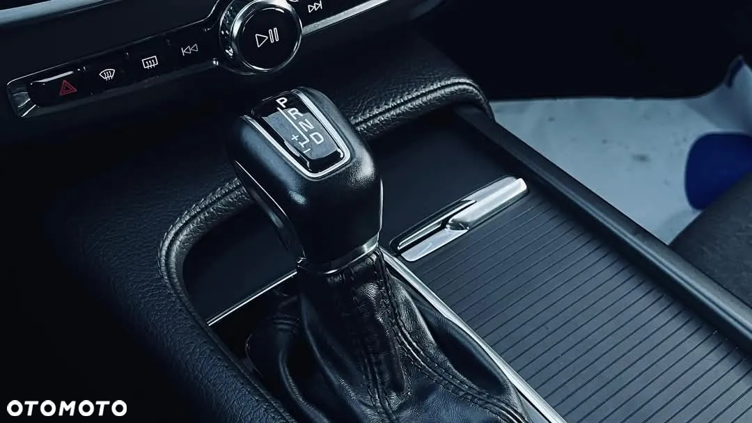 Volvo V90 D4 AWD Momentum Pro - 11