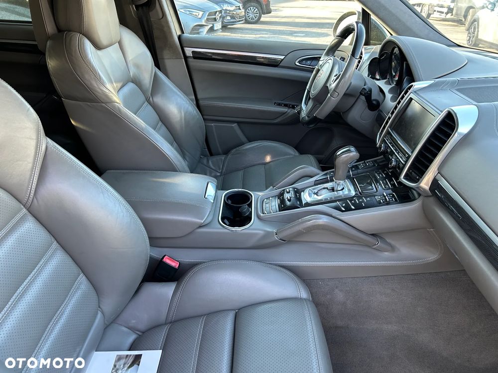 Porsche Cayenne Turbo Tiptronic S - 7