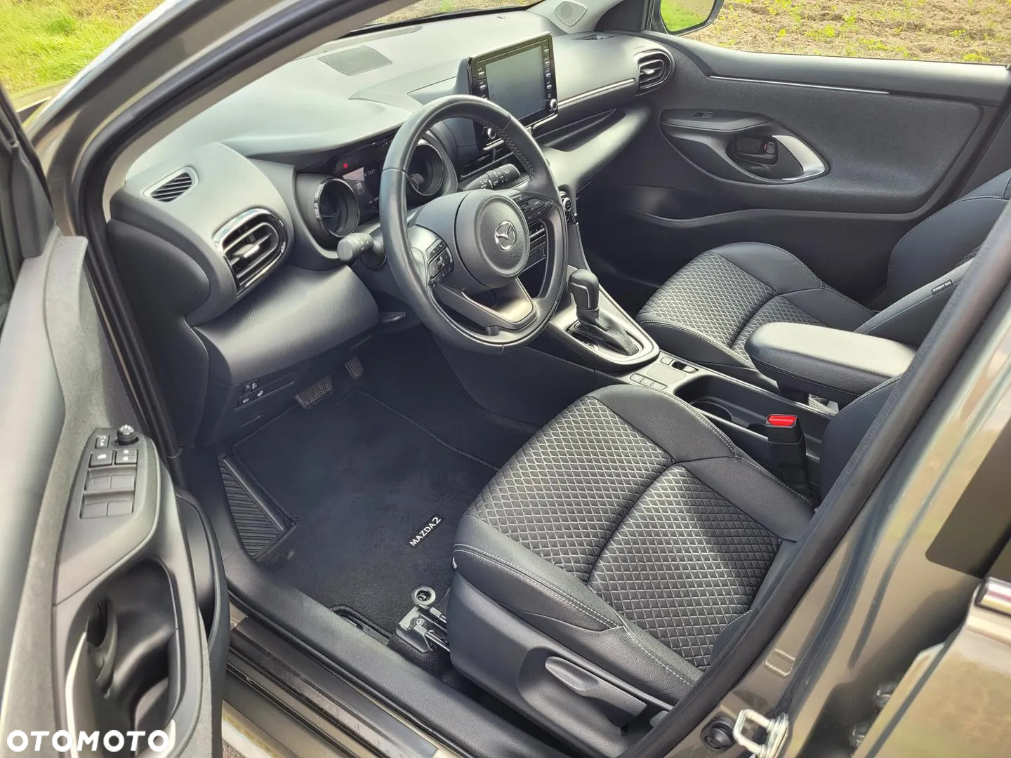 Mazda 2 Hybrid - 9