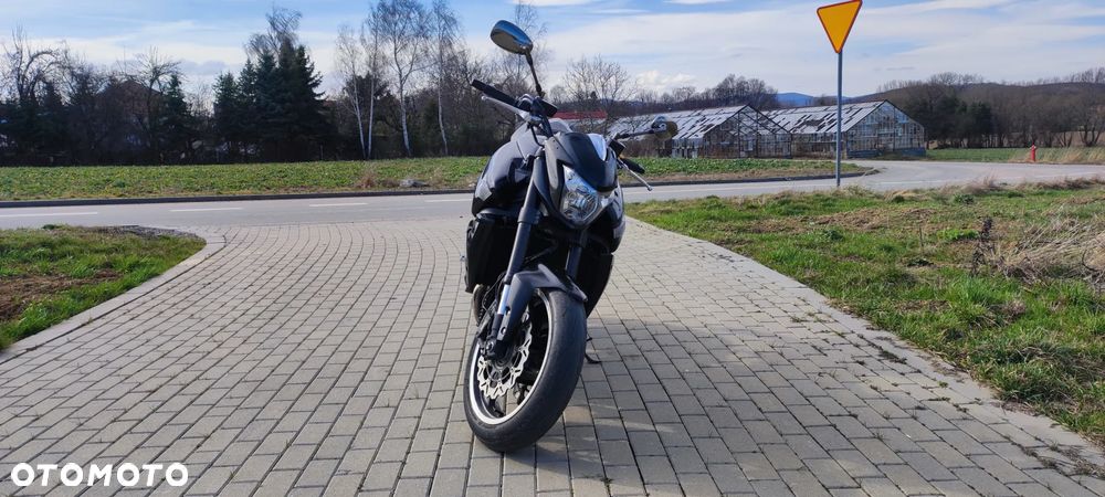Suzuki GSX - 2