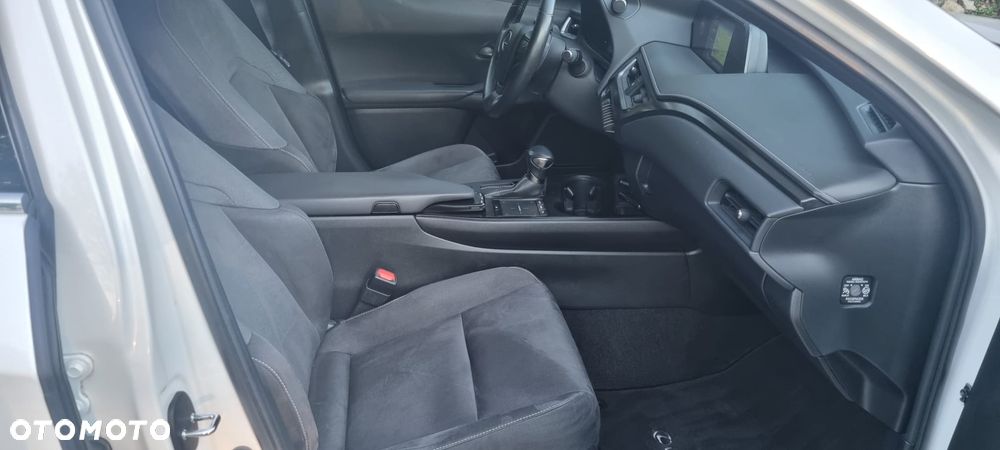 Lexus UX 250h F Sport 2WD - 9
