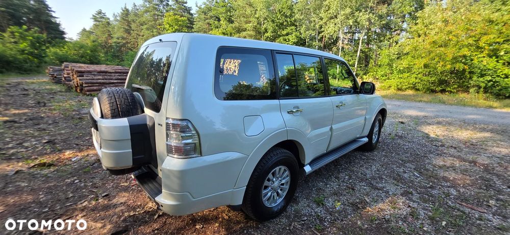 Mitsubishi Pajero - 8