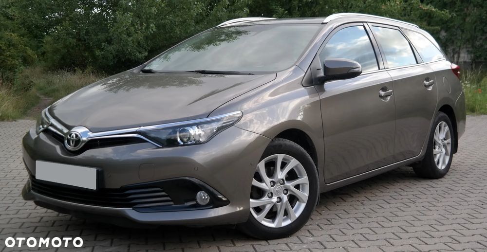 Toyota Auris 1.6 Premium - 1