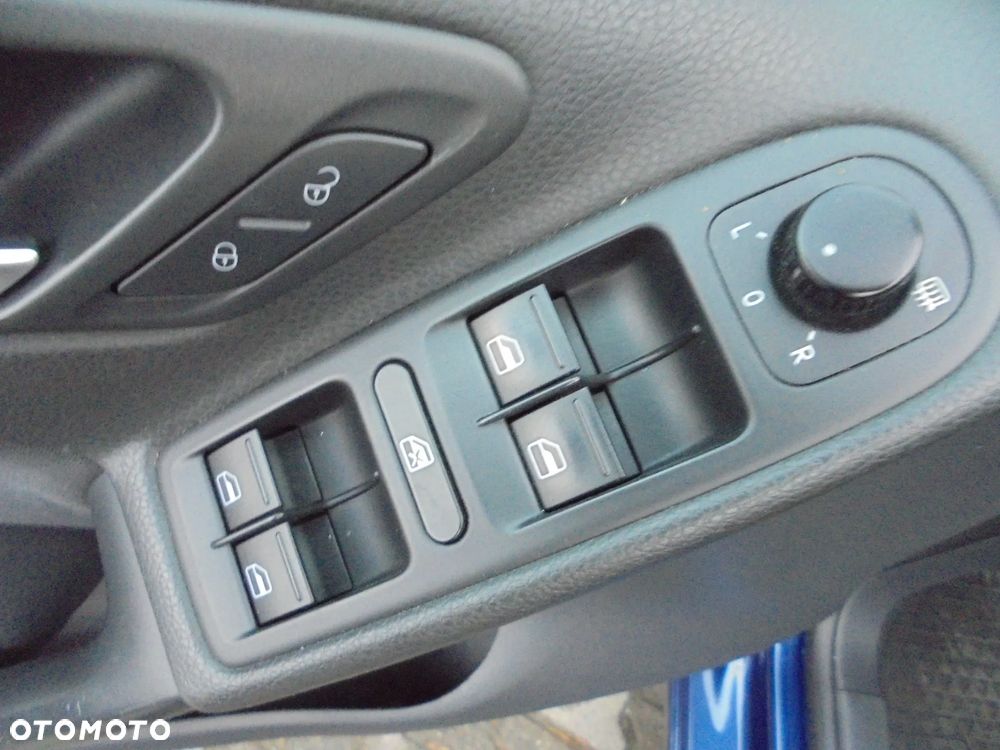 Volkswagen Golf 1.6 TDI DPF Comfortline - 8