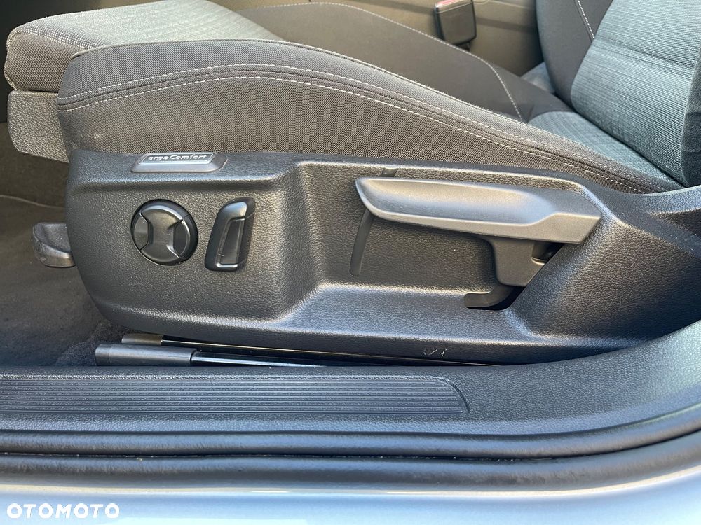 Volkswagen Passat - 22