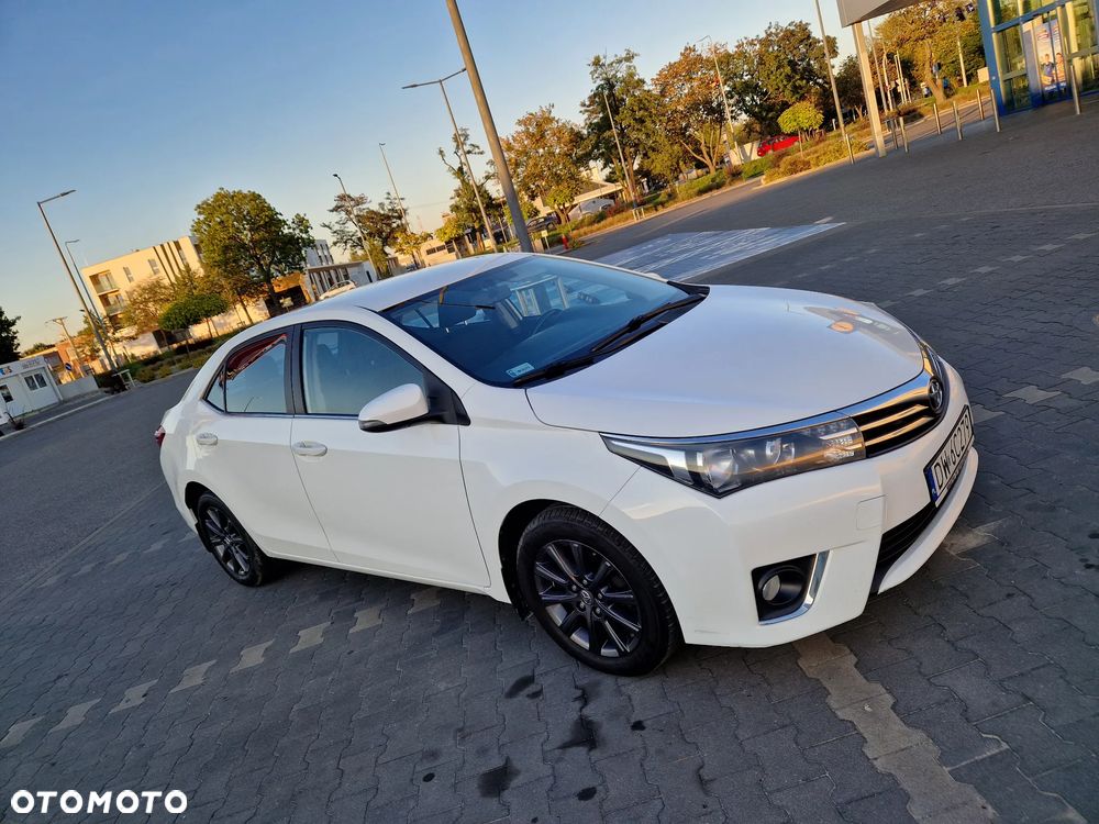 Toyota Corolla 1.6 Premium - 23