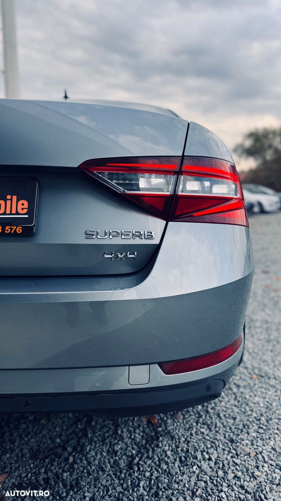 Skoda Superb 2.0 TDI 4x4 DSG Premium Edition - 8