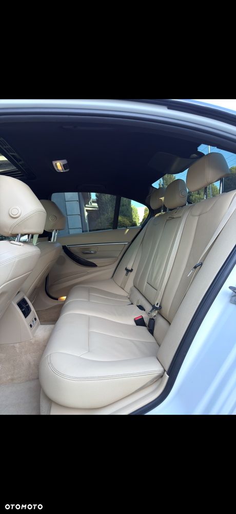 BMW Seria 3 328i xDrive - 17