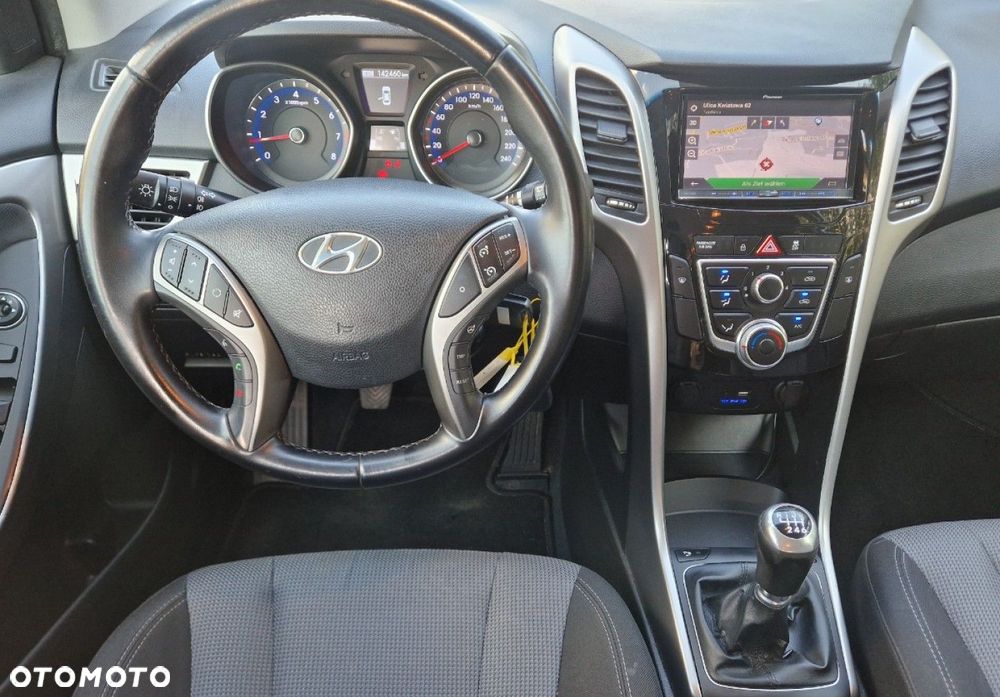 Hyundai i30 blue Kombi 1.6 GDi YES Silver - 24