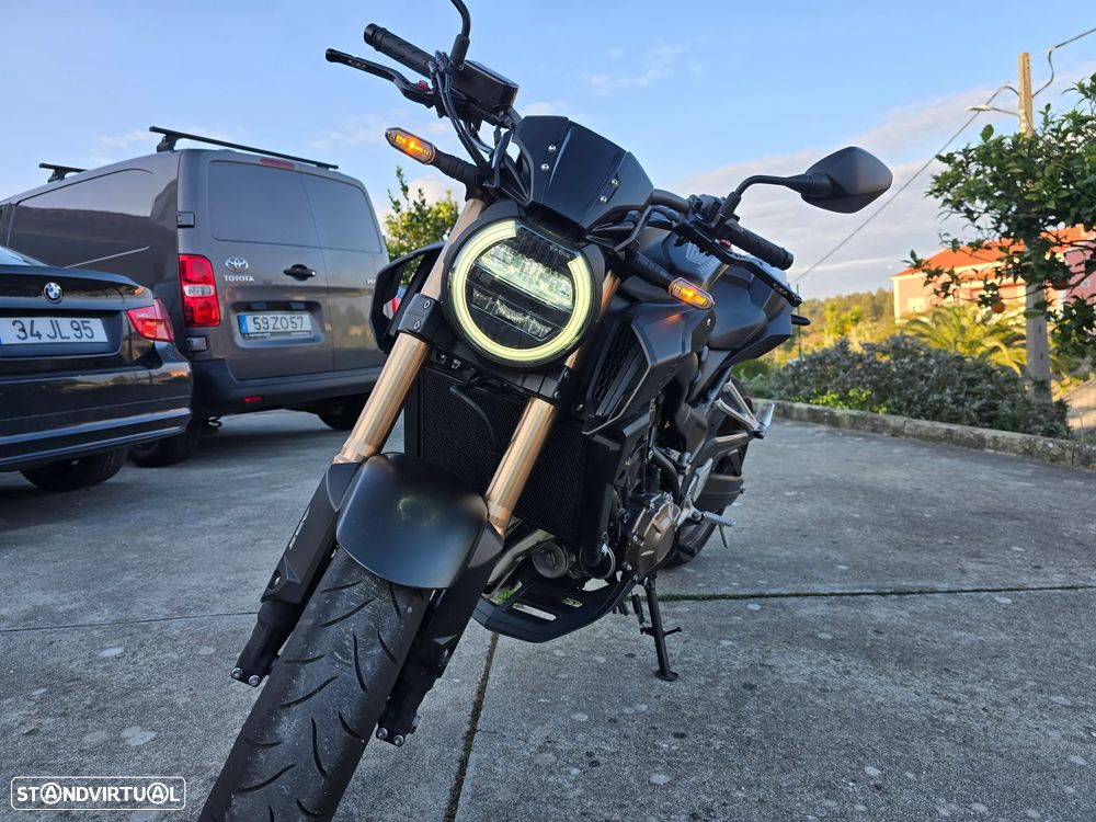 Honda CB R - 10
